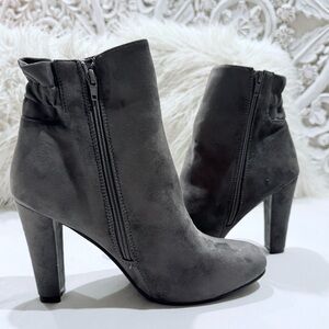 Chic Charcoal Women's Heeled Boots